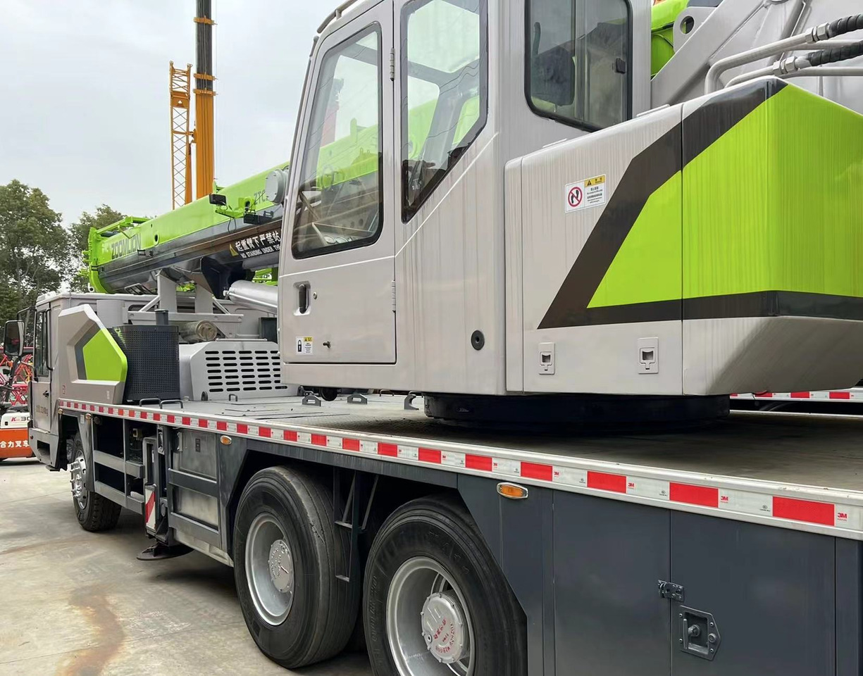ZOOMLION Crane 33Ton - Gru multistrada: foto 3 ZOOMLION Crane 33Ton - Gru multistrada: foto 3