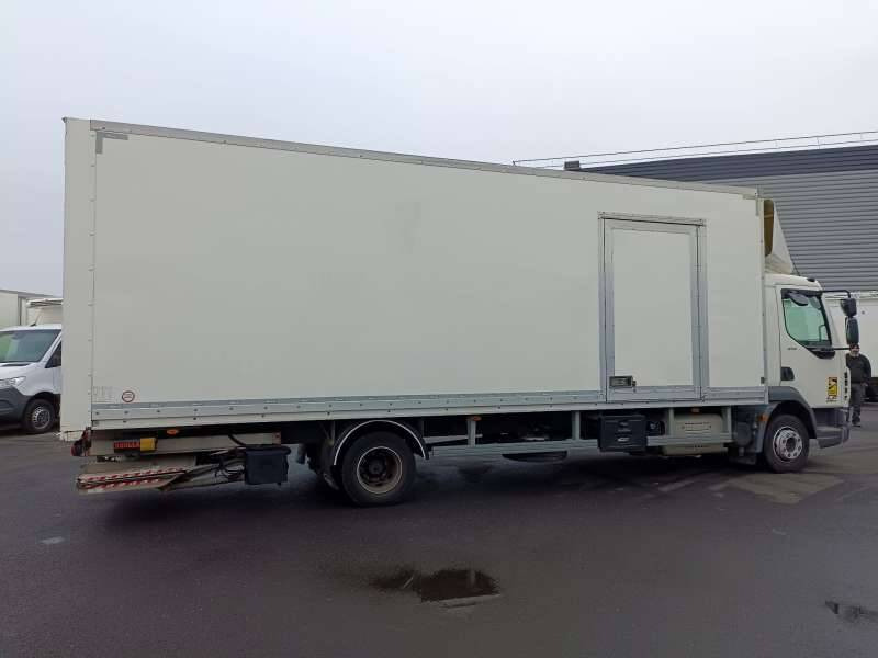 Camion Porteur 12 TONNES 210 CV HAYON PORTE RELEVANTE - Autocarro furgonato: foto 5 Camion Porteur 12 TONNES 210 CV HAYON PORTE RELEVANTE - Autocarro furgonato: foto 5