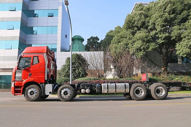 FAW Faw J6P 420 Truck New Model for Sale in Ghana - Autocarro telaio: foto 2 FAW Faw J6P 420 Truck New Model for Sale in Ghana - Autocarro telaio: foto 2