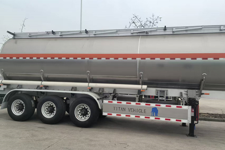 TITAN 3 Axle 42000liter Aluminum Tanker Trailer for Sale in Mali - Semirimorchio cisterna: foto 4 TITAN 3 Axle 42000liter Aluminum Tanker Trailer for Sale in Mali - Semirimorchio cisterna: foto 4