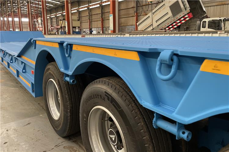TITAN 4 Axle Folding Gooseneck Trailer for Sale In Zambia - Semirimorchio pianale ribassato: foto 5 TITAN 4 Axle Folding Gooseneck Trailer for Sale In Zambia - Semirimorchio pianale ribassato: foto 5