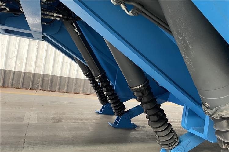 TITAN 4 Axle Folding Gooseneck Trailer for Sale In Zambia - Semirimorchio pianale ribassato: foto 4 TITAN 4 Axle Folding Gooseneck Trailer for Sale In Zambia - Semirimorchio pianale ribassato: foto 4