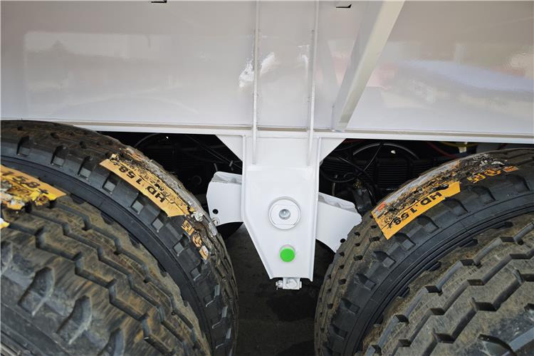 TITAN 4 Axle Livestock Truck Trailer for Sale In Guam - Semirimorchio trasporto bestiame: foto 3 TITAN 4 Axle Livestock Truck Trailer for Sale In Guam - Semirimorchio trasporto bestiame: foto 3