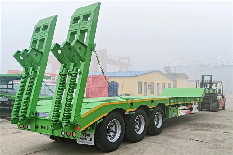 TITAN 80 Ton Equal Width Low Bed Truck Trailer for Sale In Ghana - Semirimorchio pianale ribassato: foto 2 TITAN 80 Ton Equal Width Low Bed Truck Trailer for Sale In Ghana - Semirimorchio pianale ribassato: foto 2