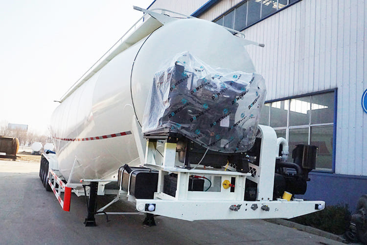 TITAN Bulk Cement Truck Trailer for Sale in Mali - Semirimorchio silos: foto 3 TITAN Bulk Cement Truck Trailer for Sale in Mali - Semirimorchio silos: foto 3