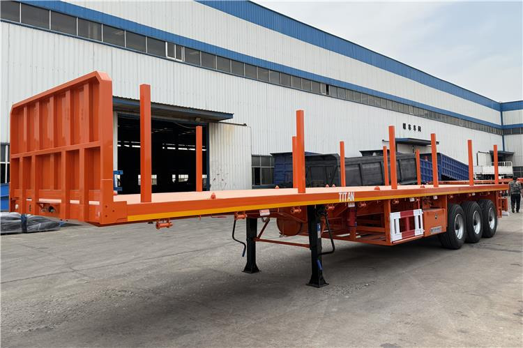 TITAN Container Flatbed Truck Trailer with Piles In Angola - Semirimorchio portacontainer/ Caisse interchangeable: foto 2 TITAN Container Flatbed Truck Trailer with Piles In Angola - Semirimorchio portacontainer/ Caisse interchangeable: foto 2