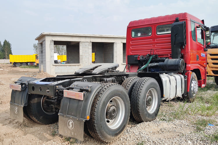 SHACMAN Second Hand Shacman Tractor Trailer for Sale in Tanzania - Trattore stradale: foto 4 SHACMAN Second Hand Shacman Tractor Trailer for Sale in Tanzania - Trattore stradale: foto 4
