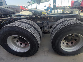 SHACMAN Shacman Trailer Truck for Sale in Sierra Leone - Trattore stradale: foto 5 SHACMAN Shacman Trailer Truck for Sale in Sierra Leone - Trattore stradale: foto 5