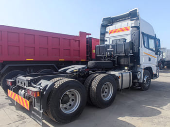 SHACMAN Shacman Trailer Truck for Sale in Sierra Leone - Trattore stradale: foto 3 SHACMAN Shacman Trailer Truck for Sale in Sierra Leone - Trattore stradale: foto 3