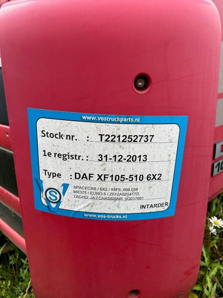 DAF XF105-510 Rouge Grenat - Cabina per Camion: foto 2 DAF XF105-510 Rouge Grenat - Cabina per Camion: foto 2