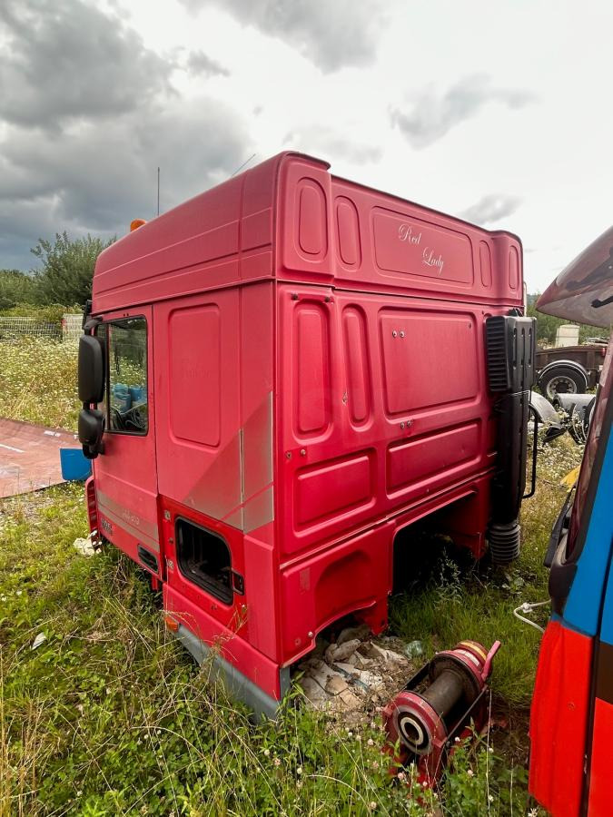 DAF XF105-510 Rouge Grenat - Cabina per Camion: foto 5 DAF XF105-510 Rouge Grenat - Cabina per Camion: foto 5