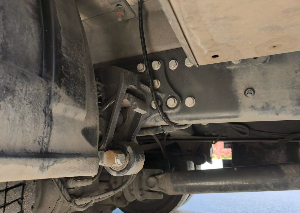 Renault GAMA D 12.210 chłodnia izoterma 14 palet poduszka - Autocarro frigorifero: foto 4 Renault GAMA D 12.210 chłodnia izoterma 14 palet poduszka - Autocarro frigorifero: foto 4