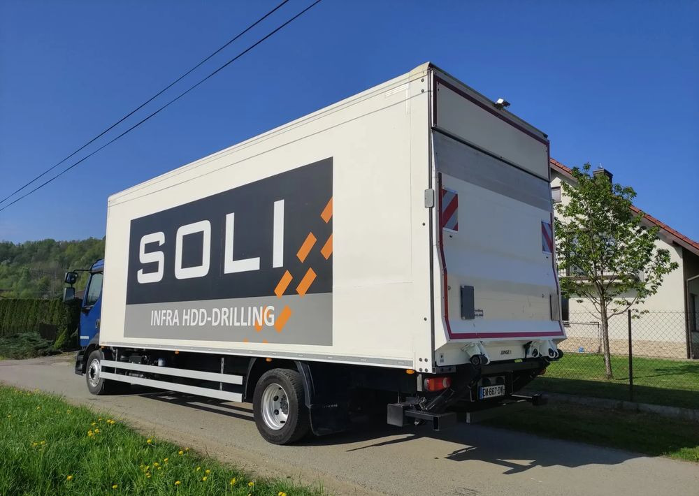 Volvo FL 12.240 klima blokada kontener 18 pal kurierka - Autocarro furgonato: foto 5 Volvo FL 12.240 klima blokada kontener 18 pal kurierka - Autocarro furgonato: foto 5