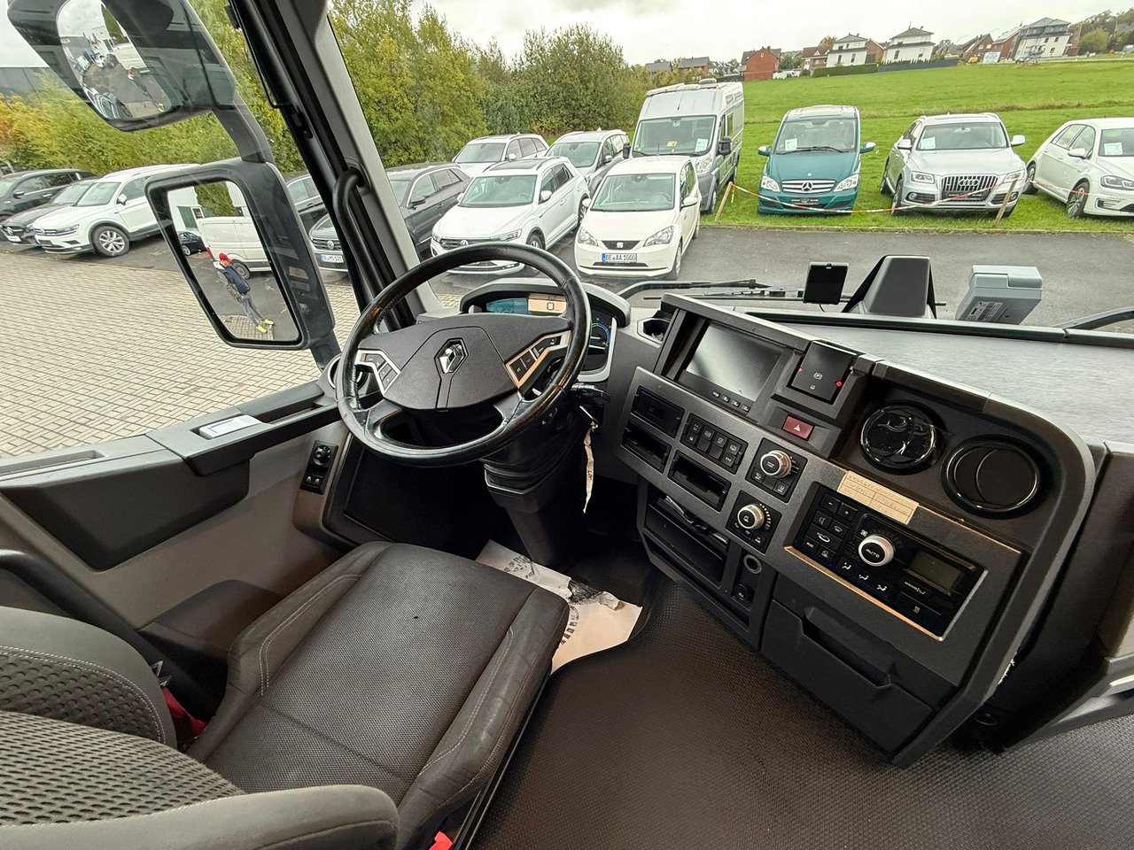 Trattore stradale RENAULT T: foto 10