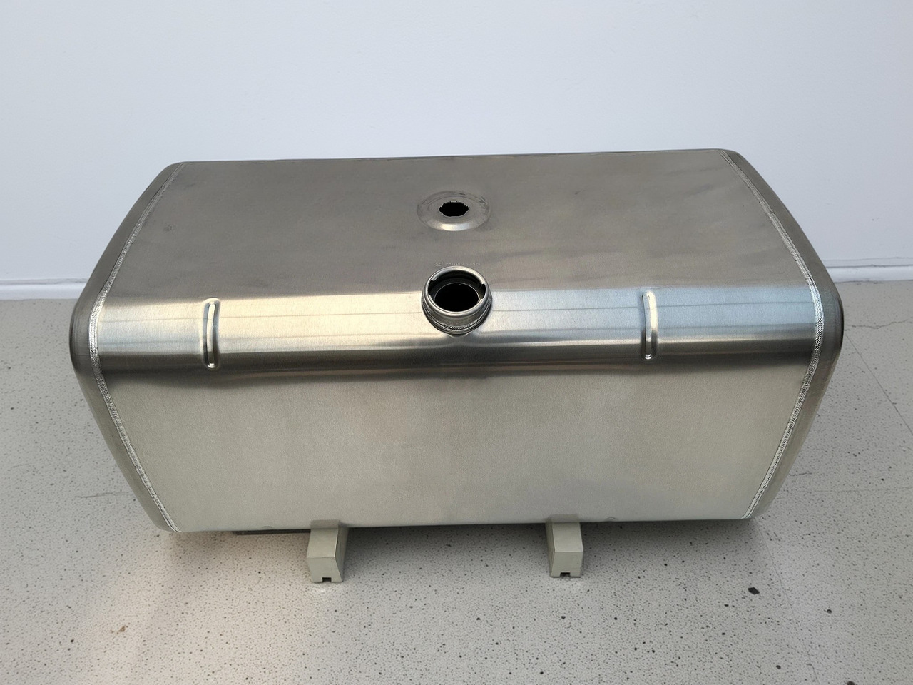 IVECO - Serbatoio carburante: foto 1 IVECO - Serbatoio carburante: foto 1