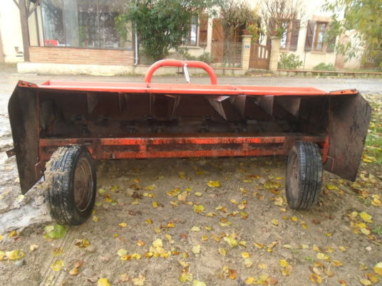 Kuhn BNG 270 - Trincia a martelli: foto 2 Kuhn BNG 270 - Trincia a martelli: foto 2