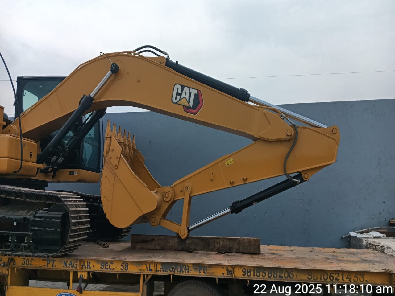 CATERPILLAR 323D3 - Escavatore: foto 3 CATERPILLAR 323D3 - Escavatore: foto 3