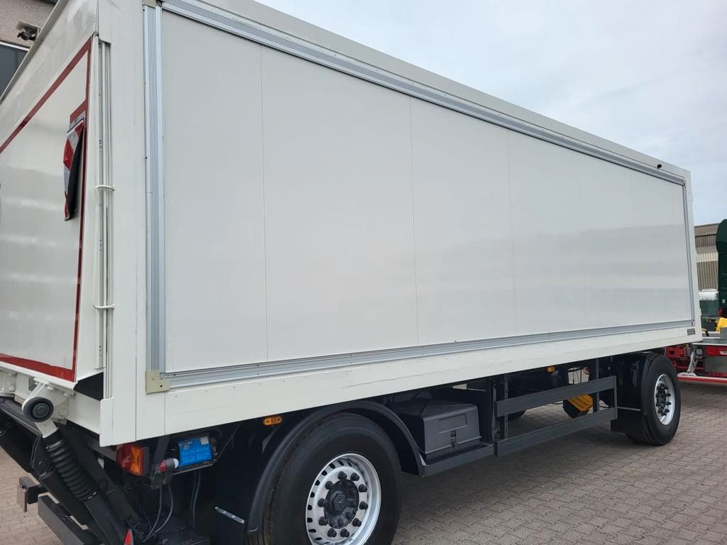 Diversen Drehschemel Vermietung möglich LBW Durchladbar Drehschemel Vermietung möglich LBW Durchladbar - Rimorchio furgonato: foto 2 Diversen Drehschemel Vermietung möglich LBW Durchladbar Drehschemel Vermietung möglich LBW Durchladbar - Rimorchio furgonato: foto 2