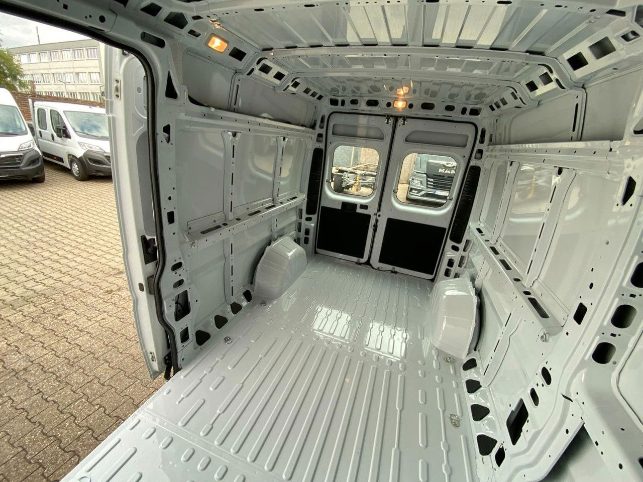 Furgone chiuso nuovo Opel Movano Cargo: foto 6