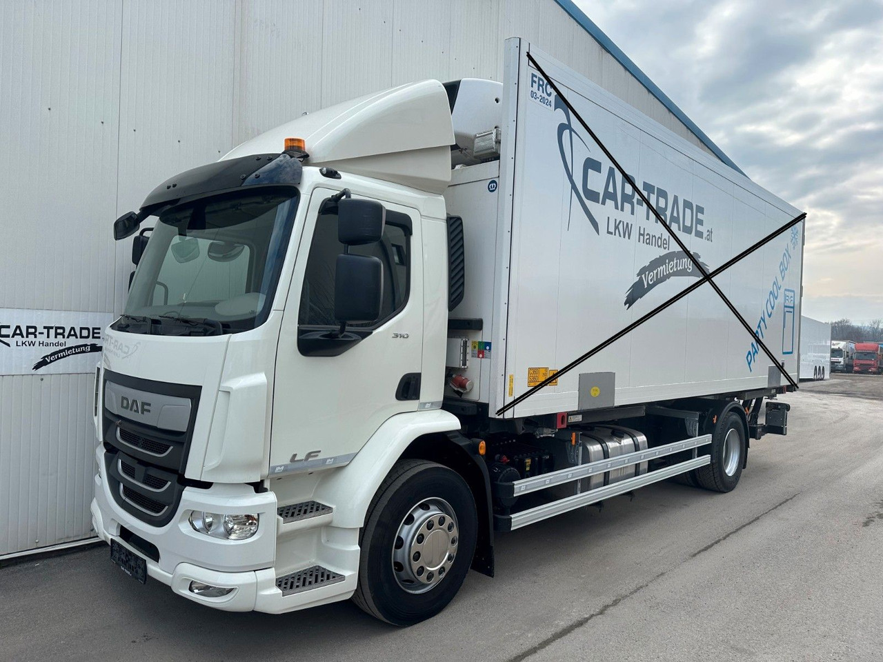 DAF LF 310 8G LBW Bär2T 3J-Garatnie DAF LF 310 8G LBW Bär2T 3J-Garatnie - Autocarro portacontainer/ Caisse interchangeable: foto 3 DAF LF 310 8G LBW Bär2T 3J-Garatnie DAF LF 310 8G LBW Bär2T 3J-Garatnie - Autocarro portacontainer/ Caisse interchangeable: foto 3