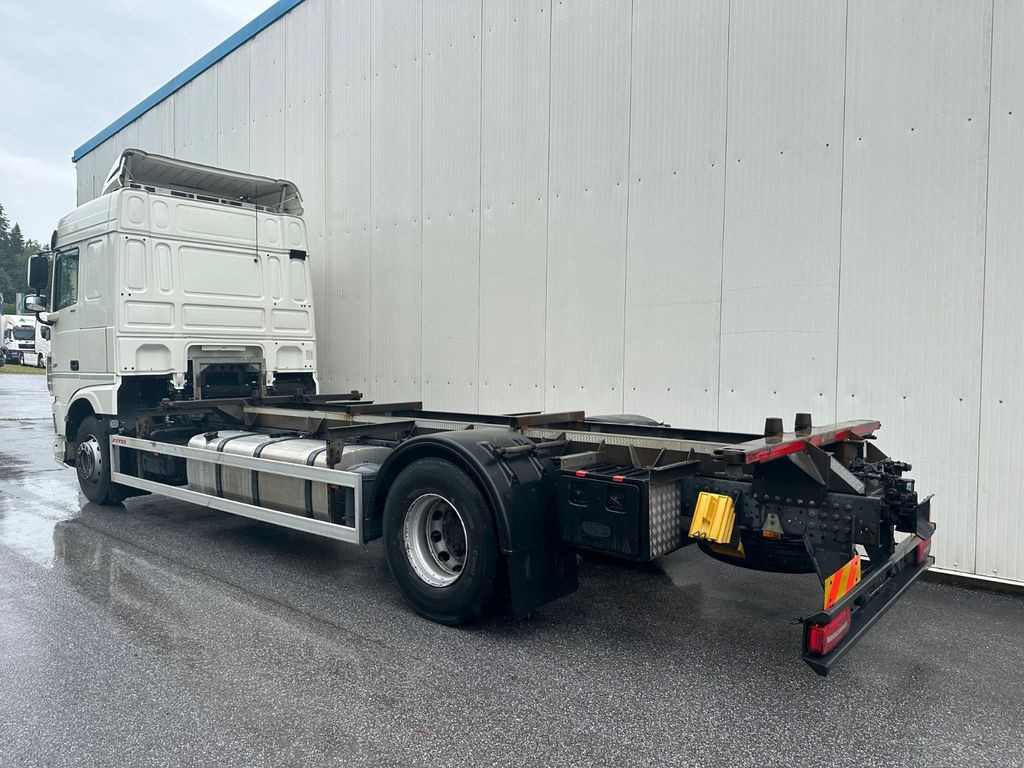 DAF XF 460 SpaceCab Retarder TÜV neu DAF XF 460 SpaceCab Retarder - Autocarro portacontainer/ Caisse interchangeable: foto 4 DAF XF 460 SpaceCab Retarder TÜV neu DAF XF 460 SpaceCab Retarder - Autocarro portacontainer/ Caisse interchangeable: foto 4