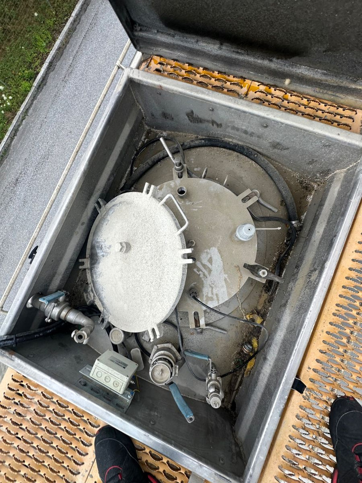 Schwarzmüller Chemi L4BH 42050L Lift BPW - Semirimorchio cisterna: foto 5 Schwarzmüller Chemi L4BH 42050L Lift BPW - Semirimorchio cisterna: foto 5