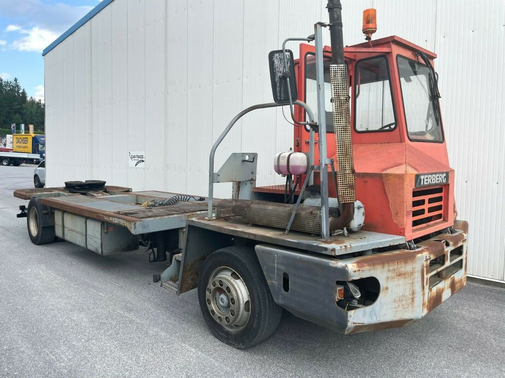 Terberg YT17 Mafi Wiesel Wechsler Terberg YT17 Mafi Wiesel Wechsler - Autocarro portacontainer/ Caisse interchangeable: foto 2 Terberg YT17 Mafi Wiesel Wechsler Terberg YT17 Mafi Wiesel Wechsler - Autocarro portacontainer/ Caisse interchangeable: foto 2
