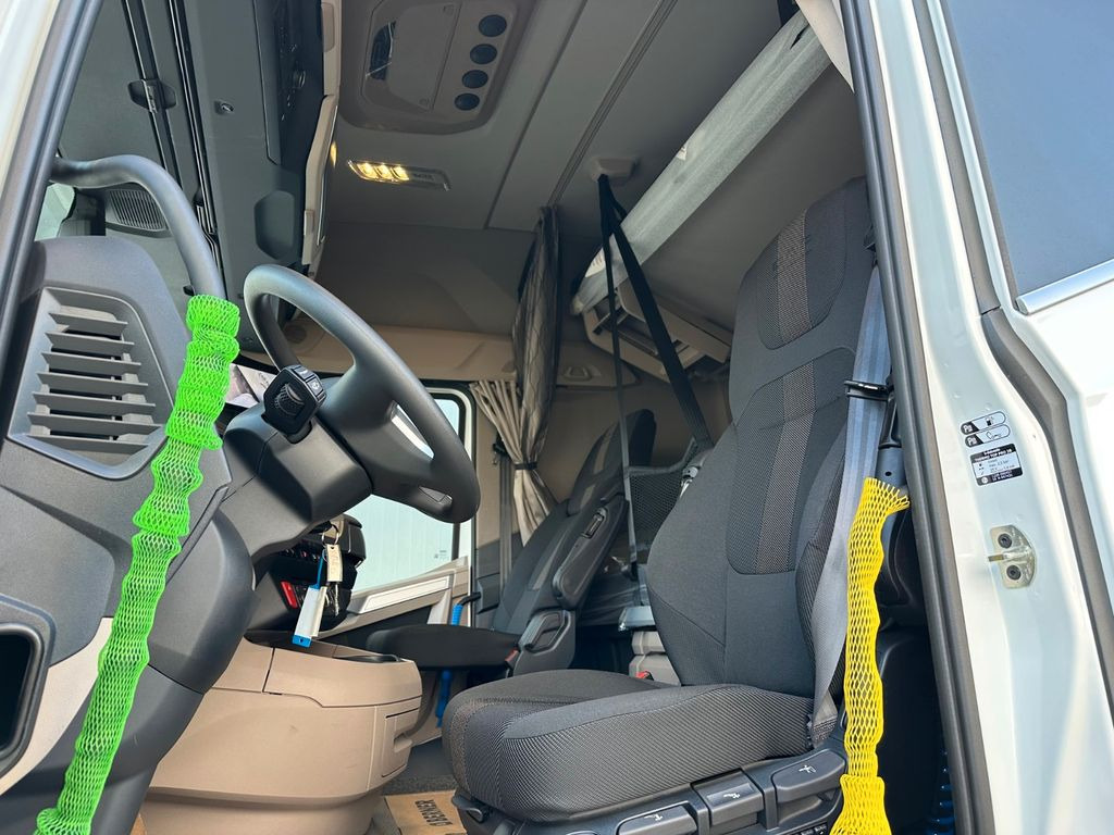 DAF XG 530 Retarder Standklima 3 Jahre Garantie - Trattore stradale: foto 5 DAF XG 530 Retarder Standklima 3 Jahre Garantie - Trattore stradale: foto 5