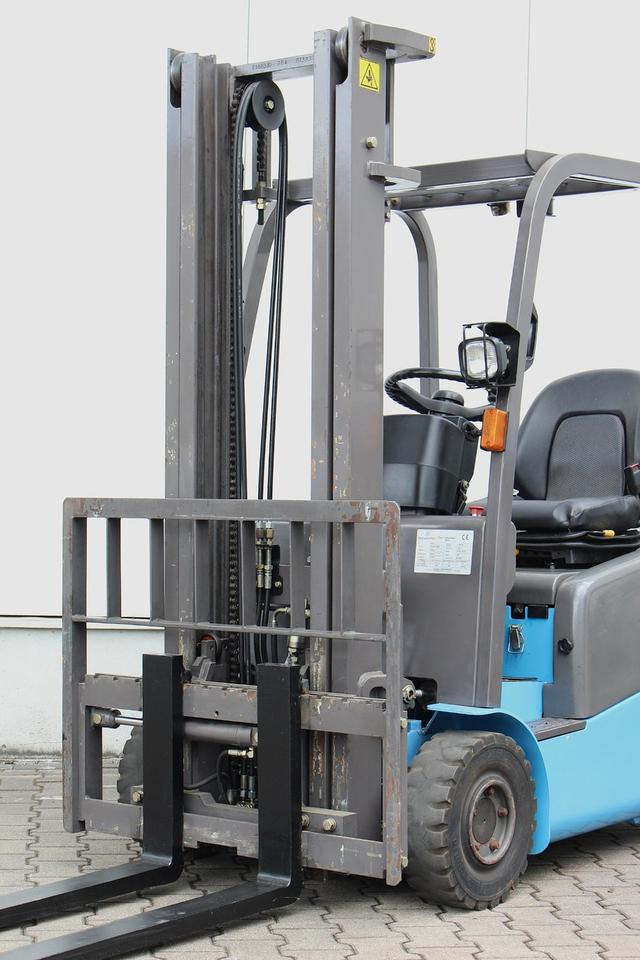 Carrello elevatore elettrico HANSELIFTER JS315 - NEW Batterie: foto 8 Carrello elevatore elettrico HANSELIFTER JS315 - NEW Batterie: foto 8