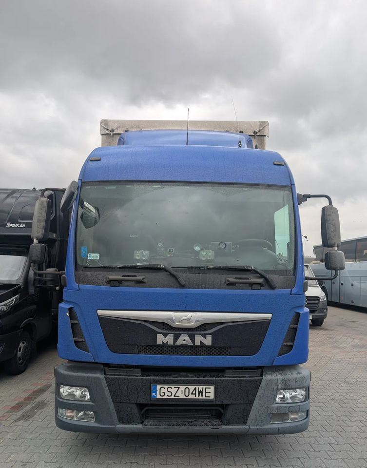 MAN TRUCK TGL - Camion centinato: foto 2 MAN TRUCK TGL - Camion centinato: foto 2