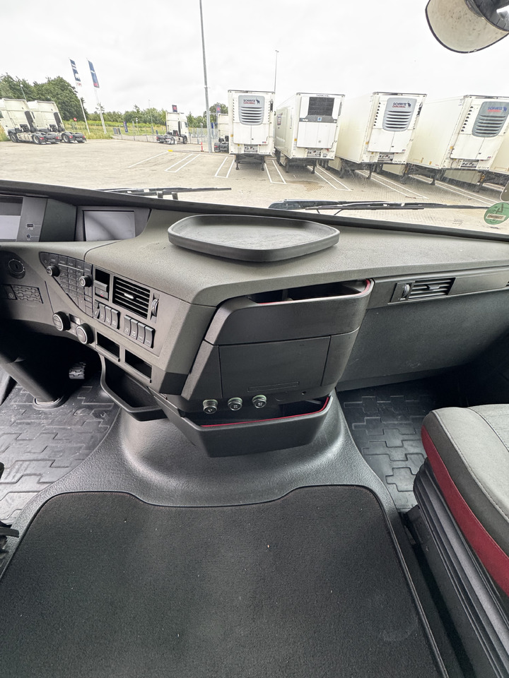 VOLVO DIESEL/LNG - Trattore stradale: foto 2 VOLVO DIESEL/LNG - Trattore stradale: foto 2