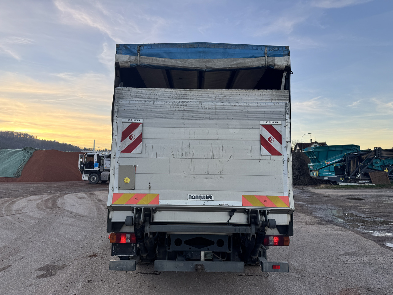 MERCEDES-BENZ Atego 818 - Camion centinato: foto 4 MERCEDES-BENZ Atego 818 - Camion centinato: foto 4