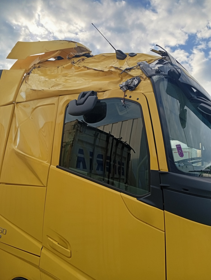 VOLVO FH 460 Aero, Damaged, Located in Bari,Italy - Trattore stradale: foto 5 VOLVO FH 460 Aero, Damaged, Located in Bari,Italy - Trattore stradale: foto 5