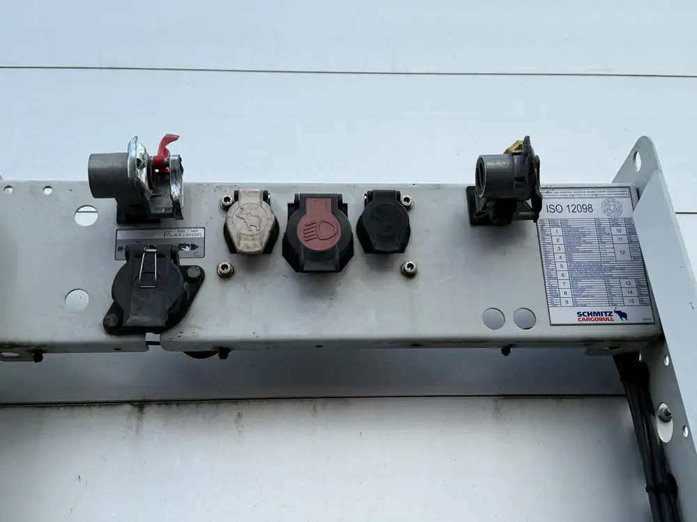 Semirimorchio centinato Schimtz Cargobull SCB*S3T*Tautliner: foto 6 Semirimorchio centinato Schimtz Cargobull SCB*S3T*Tautliner: foto 6