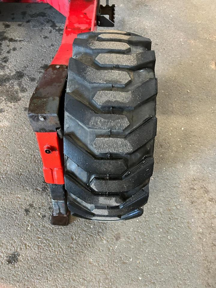 Carrello elevatore trasportabile Moffett M4-25.3 + Ausschubzinken + gr. Reifen + 3 mtr. + Turbo: foto 15 Carrello elevatore trasportabile Moffett M4-25.3 + Ausschubzinken + gr. Reifen + 3 mtr. + Turbo: foto 15