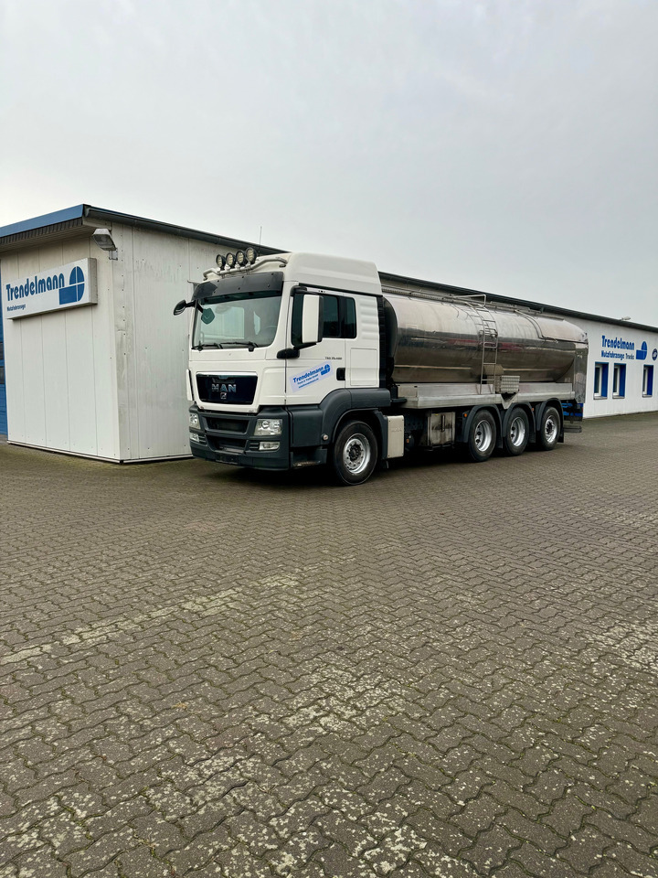 MAN TGS 35.480 8X4-2 TRIDEM Wasser-Tank - Camion cisterna: foto 5 MAN TGS 35.480 8X4-2 TRIDEM Wasser-Tank - Camion cisterna: foto 5