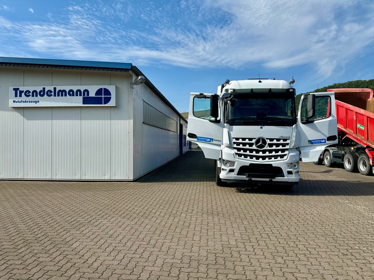 MERCEDES-BENZ Arocs 3553 4 Achsen Tridem - Autocarro scarrabile: foto 3 MERCEDES-BENZ Arocs 3553 4 Achsen Tridem - Autocarro scarrabile: foto 3
