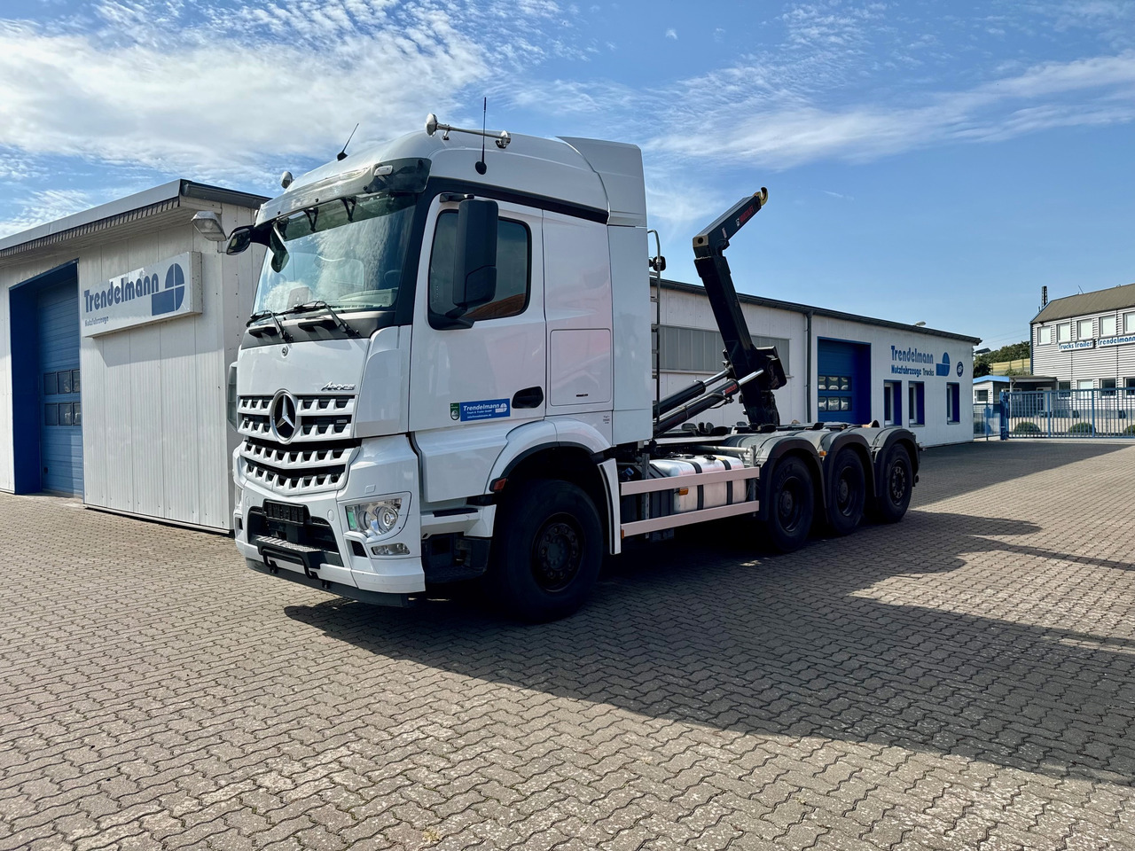 MERCEDES-BENZ Arocs 3553 4 Achsen Tridem - Autocarro scarrabile: foto 1 MERCEDES-BENZ Arocs 3553 4 Achsen Tridem - Autocarro scarrabile: foto 1