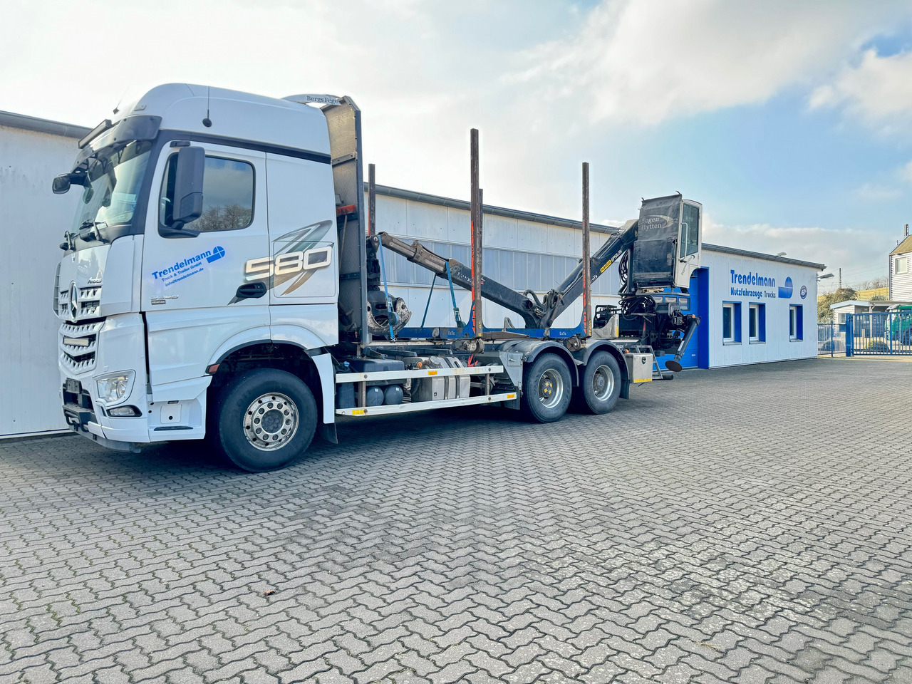 Mercedes Arocs 3358 L 6x4 Radstand 4500 Arocs 3358 L 6x4 Blatt-Luft Gefedert - Camion trasporto legname: foto 3 Mercedes Arocs 3358 L 6x4 Radstand 4500 Arocs 3358 L 6x4 Blatt-Luft Gefedert - Camion trasporto legname: foto 3