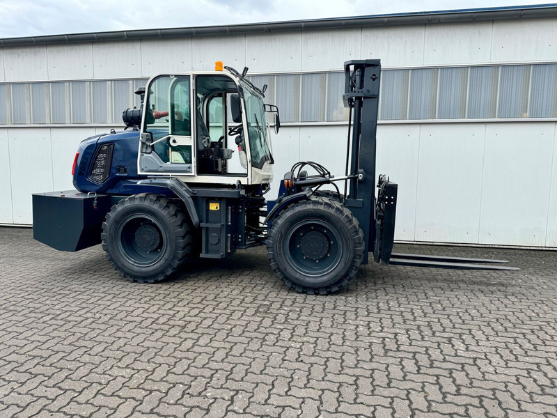 SDLG Gabelstapler 4x4 Knick Gelenkt - Pala gommata: foto 2 SDLG Gabelstapler 4x4 Knick Gelenkt - Pala gommata: foto 2