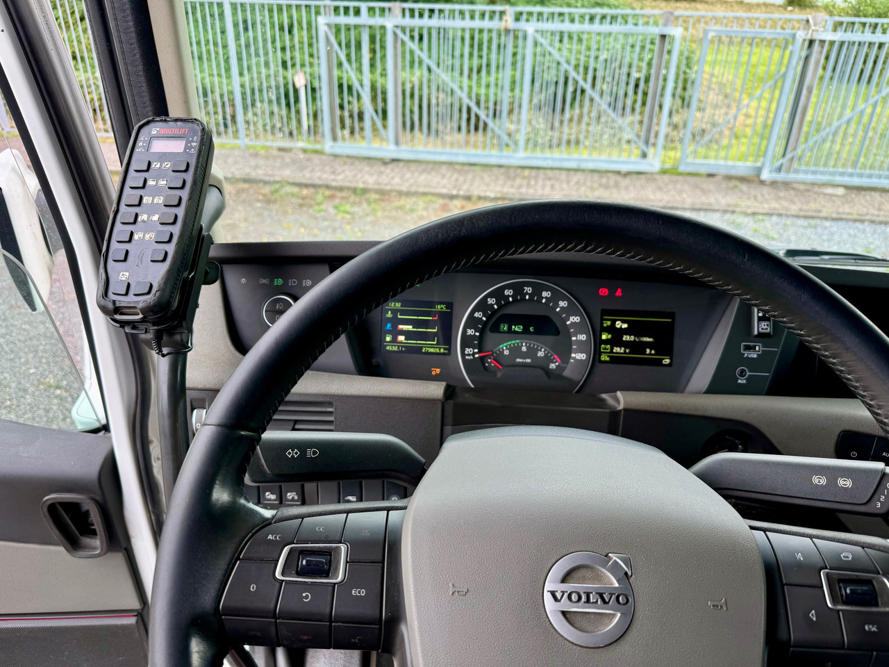 Leasing di VOLVO Fh-13-540 6x4R VOLVO Fh-13-540 6x4R: foto 12