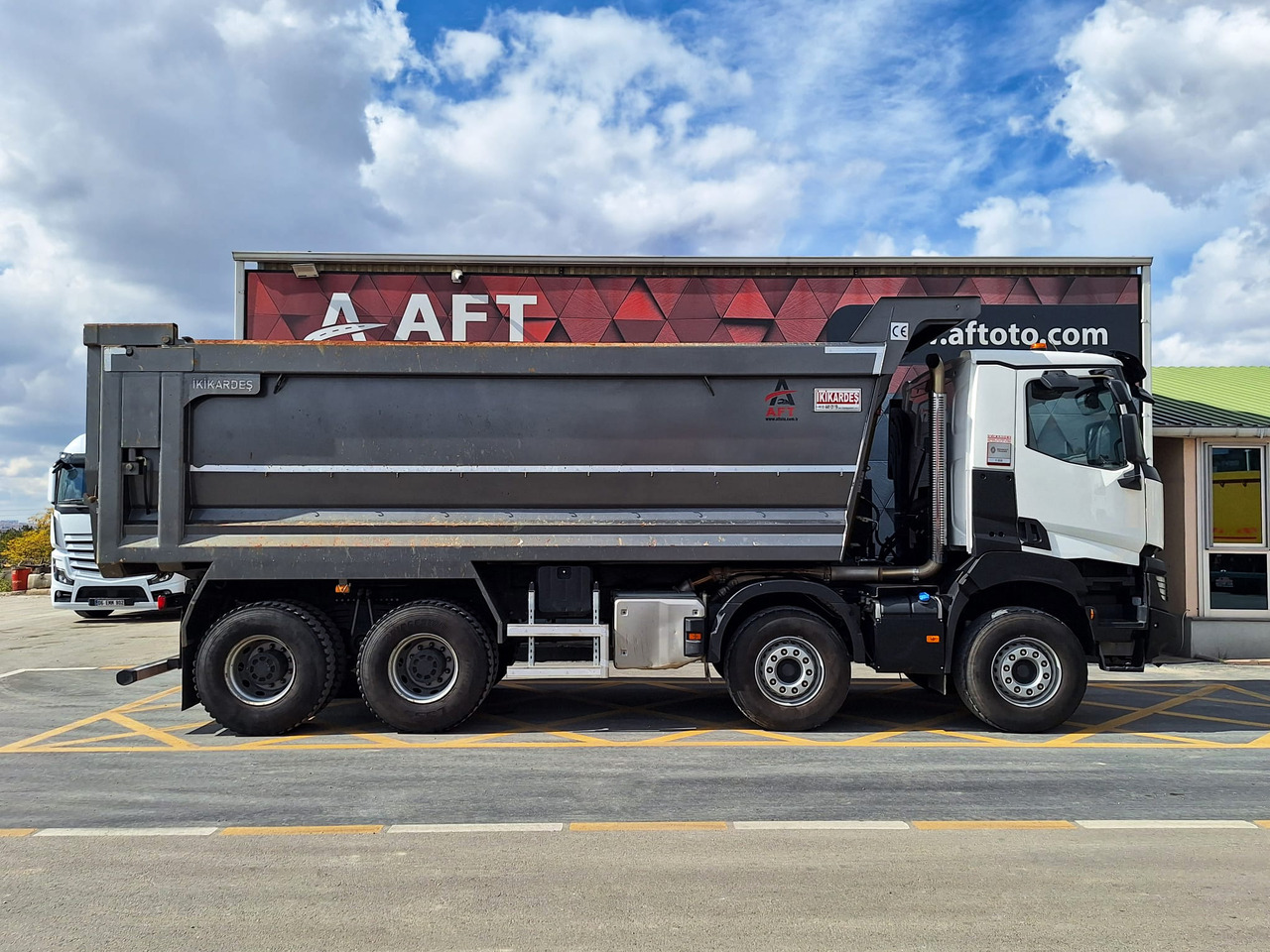 RENAULT K 520 - Autocarro ribaltabile: foto 4 RENAULT K 520 - Autocarro ribaltabile: foto 4