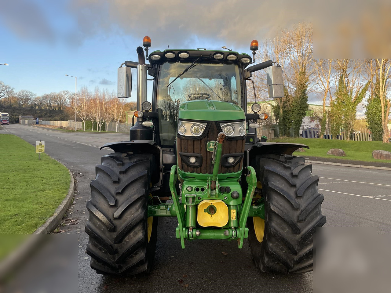 2020 JOHN DEERE 6155R - Trattore: foto 3 2020 JOHN DEERE 6155R - Trattore: foto 3