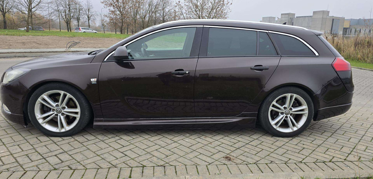 Opel Insignia - Station wagon: foto 3 Opel Insignia - Station wagon: foto 3