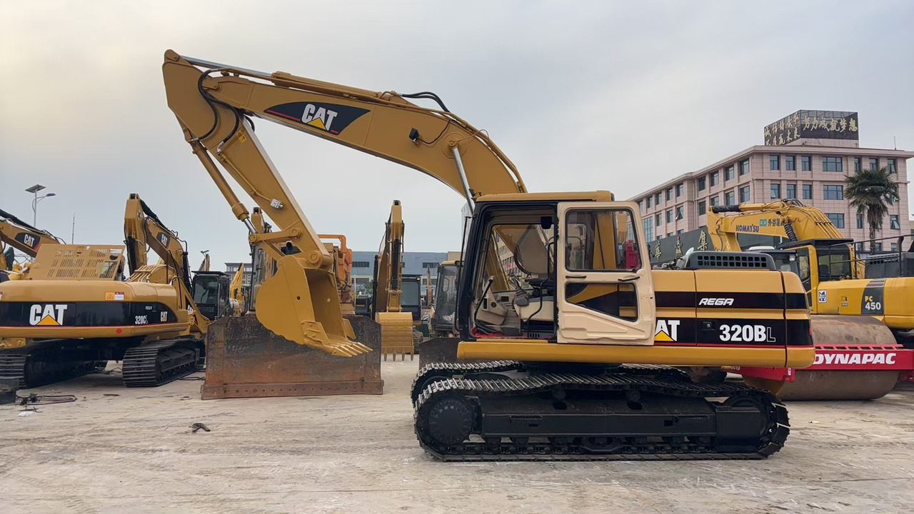 CATERPILLAR 320BL used excavator low price for sale - Escavatore cingolato: foto 1 CATERPILLAR 320BL used excavator low price for sale - Escavatore cingolato: foto 1