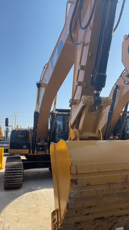 CATERPILLAR 330D2L used excavator source supply - Escavatore cingolato: foto 1 CATERPILLAR 330D2L used excavator source supply - Escavatore cingolato: foto 1