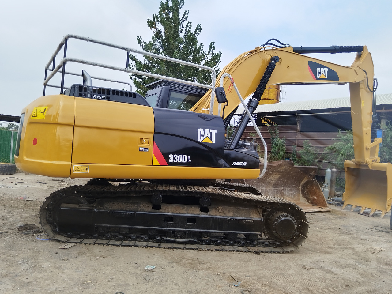 CATERPILLAR 330DL - Escavatore cingolato: foto 1 CATERPILLAR 330DL - Escavatore cingolato: foto 1