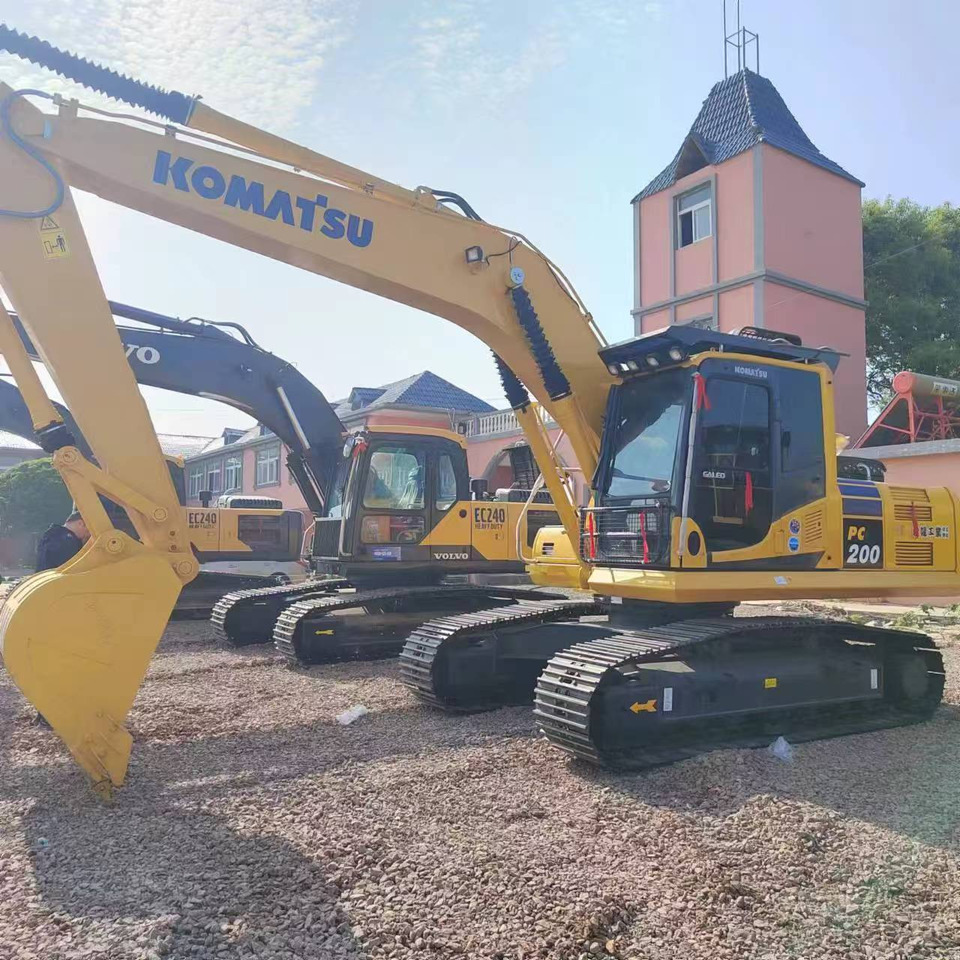 KOMATSU pc200-8N1 used japan brand crawler excavator - Escavatore cingolato: foto 2 KOMATSU pc200-8N1 used japan brand crawler excavator - Escavatore cingolato: foto 2