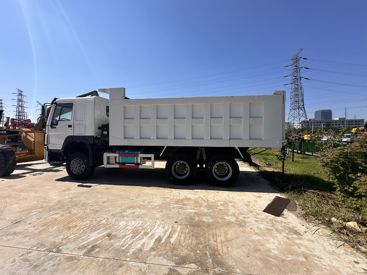 SINOTRUK howo 371 6x4 dump truck - Dumper: foto 2 SINOTRUK howo 371 6x4 dump truck - Dumper: foto 2