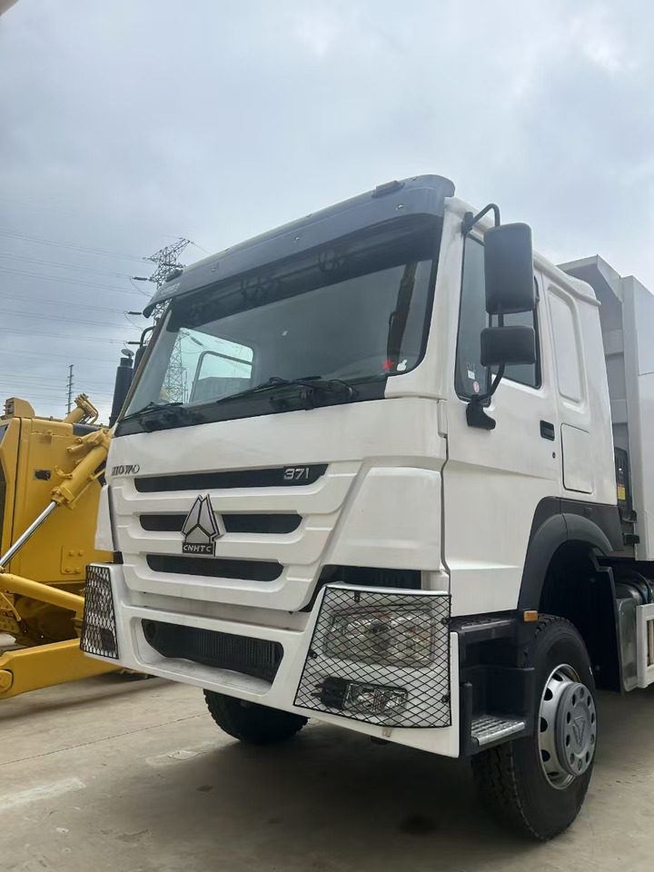SINOTRUK howo 371 6x4 dump truck - Dumper: foto 5 SINOTRUK howo 371 6x4 dump truck - Dumper: foto 5